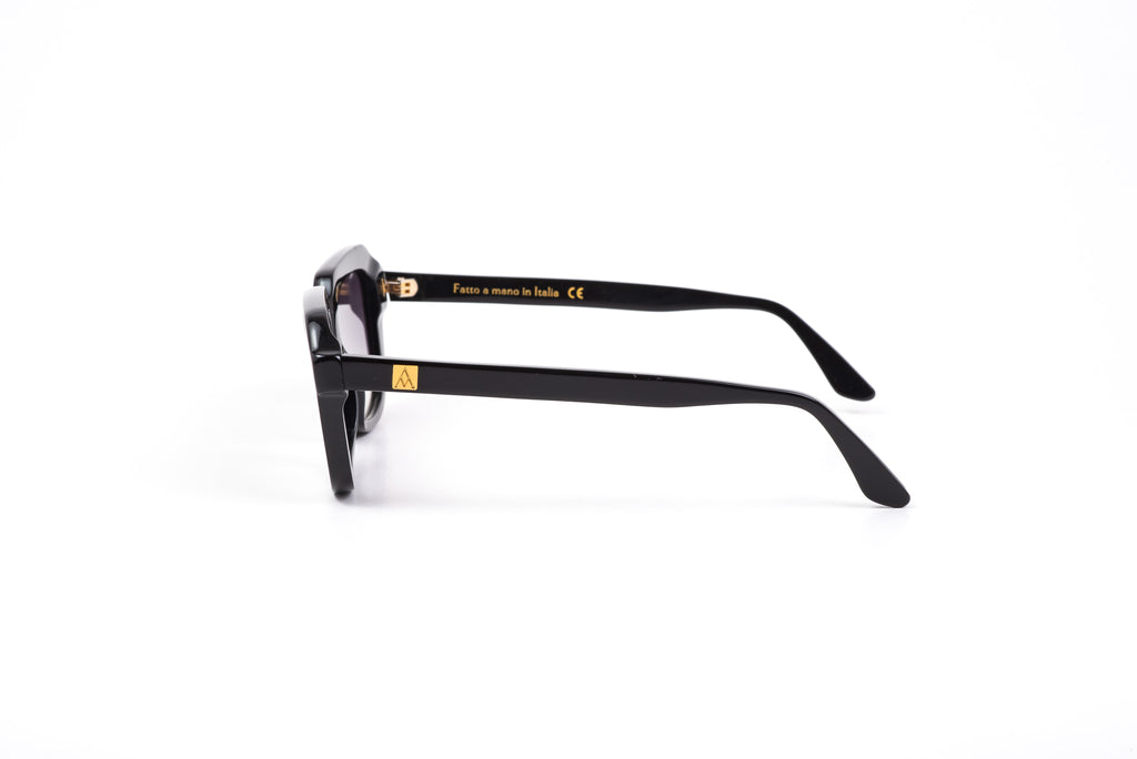 Verona Black