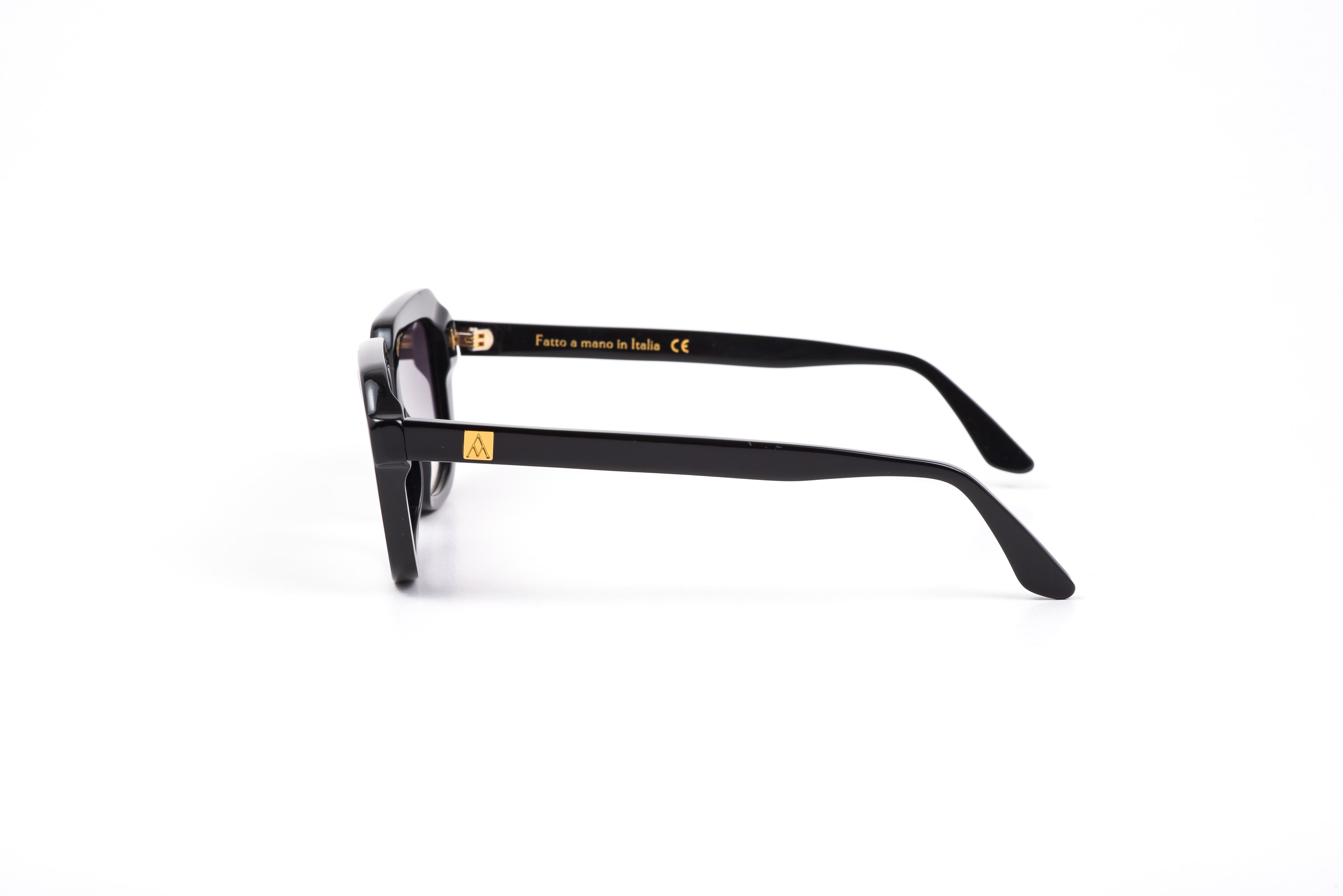 Verona Black